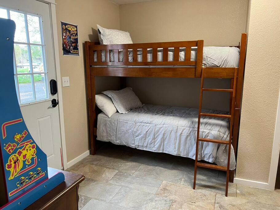 Eclectic Farm Stay Near Redmond Esterno foto